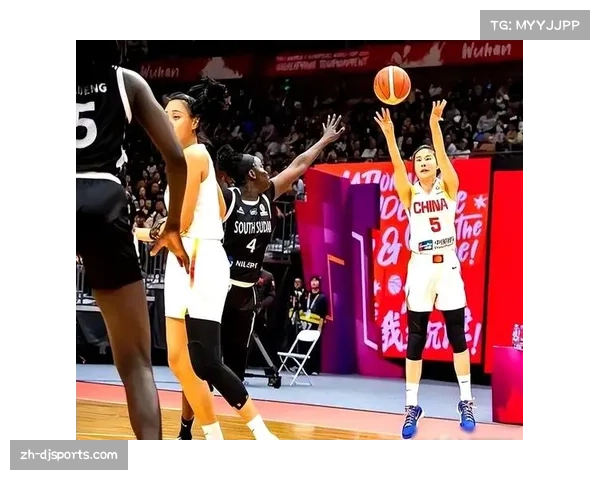 芝加哥举办女子篮球战术研讨会,吸引上千名基层教练参与 芝加哥举办女子篮球战术研讨会,吸引上千名基层教练参与